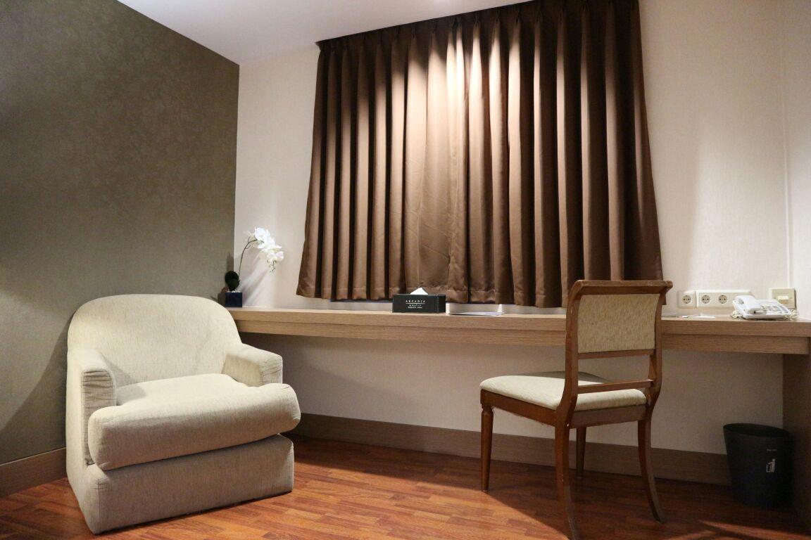 Horison Arcadia Mangga Dua Hotel Jakarta Exterior foto