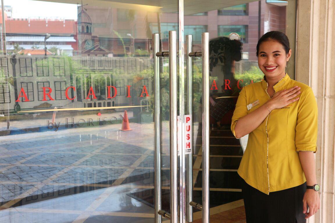 Horison Arcadia Mangga Dua Hotel Jakarta Exterior foto