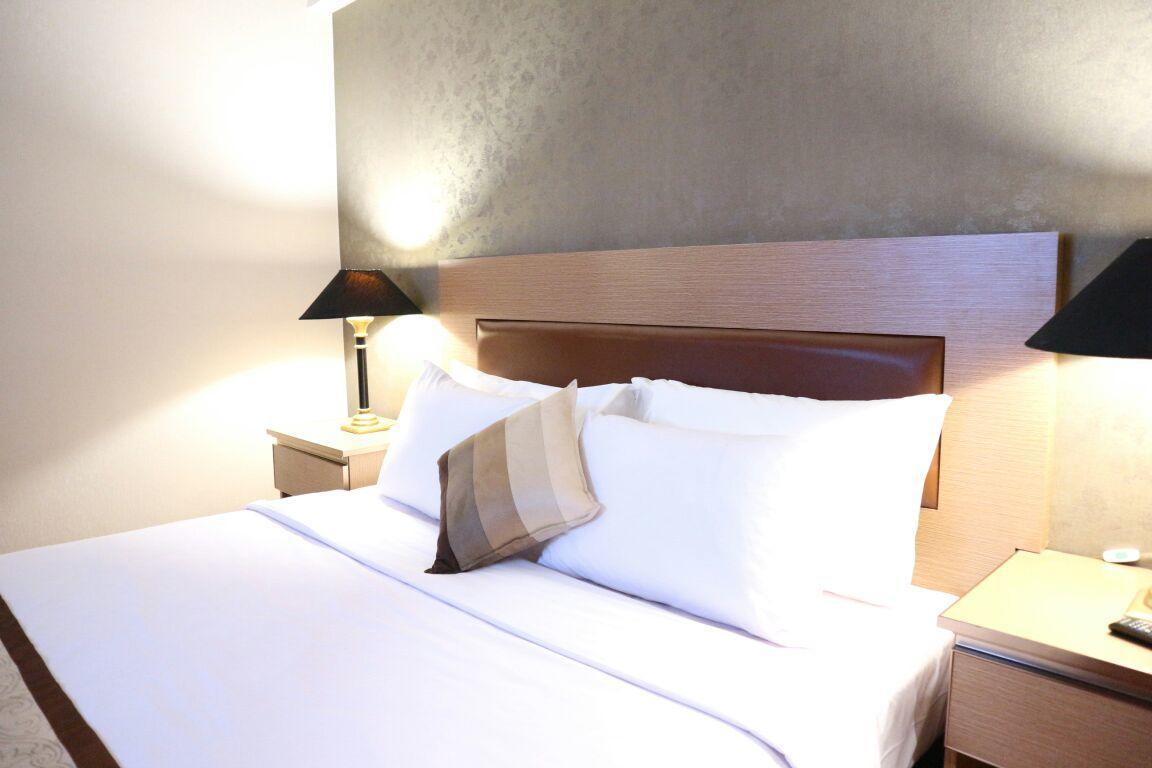 Horison Arcadia Mangga Dua Hotel Jakarta Exterior foto